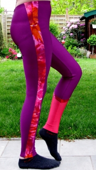 Preview: Leggins with lack side strips / colored leg